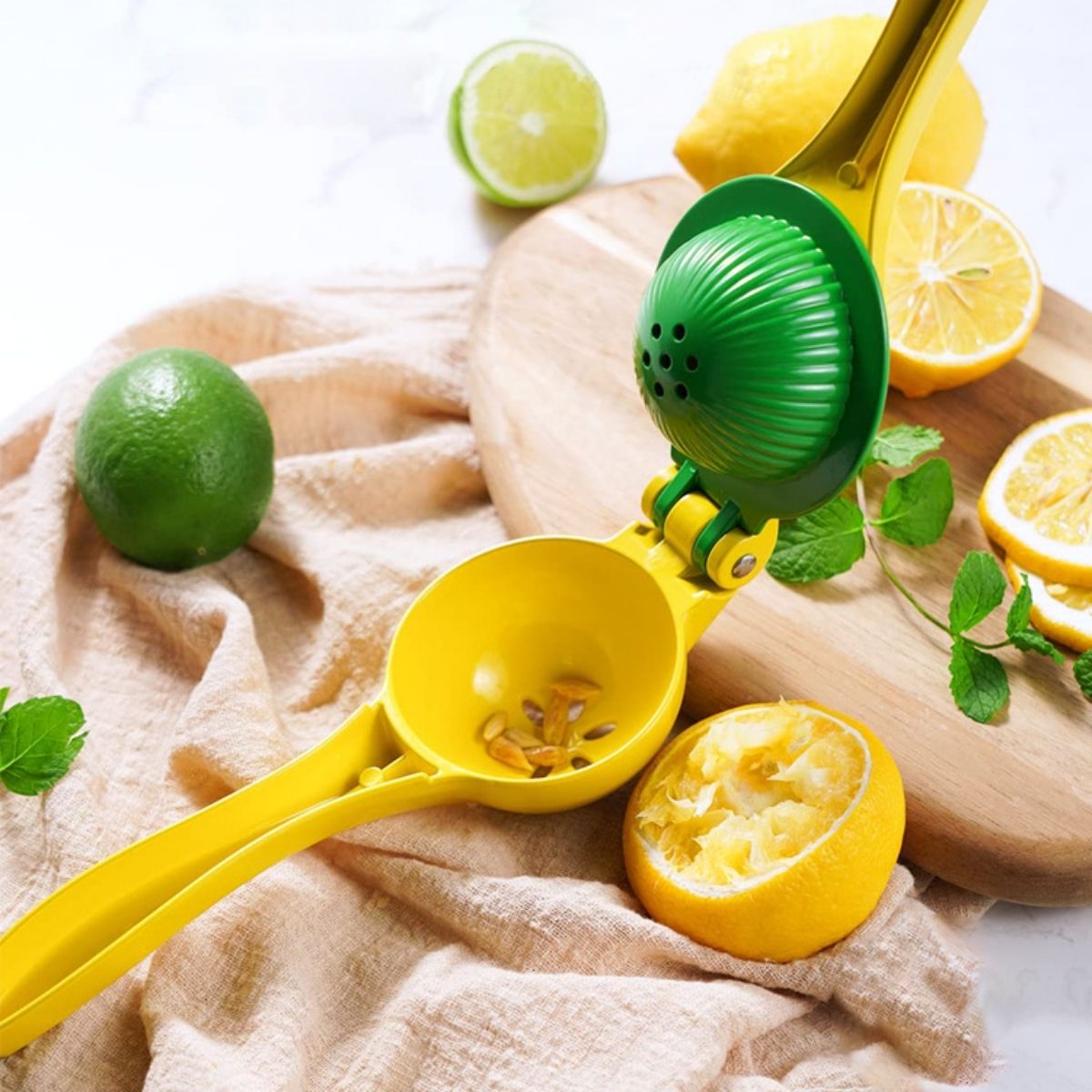 金属製ハンドプレス柑橘ジューサー、頑丈な手動レモン絞り器、お - Citrus Lemon Squeezer のレビューと価格